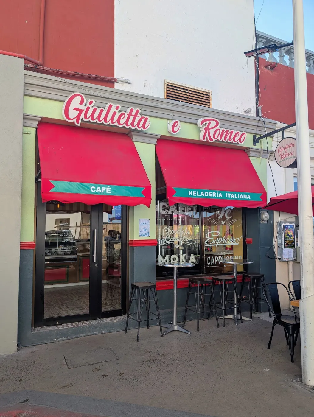 Fachada de Giulietta e Romeo en el Malecón